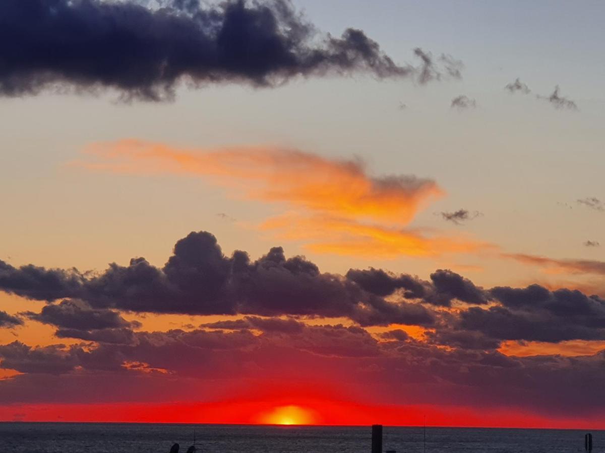 Seaview Sunset Holiday Apartments Пафос Экстерьер фото