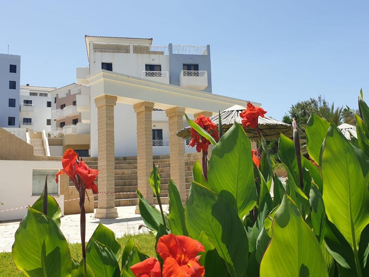 Seaview Sunset Holiday Apartments Пафос Экстерьер фото